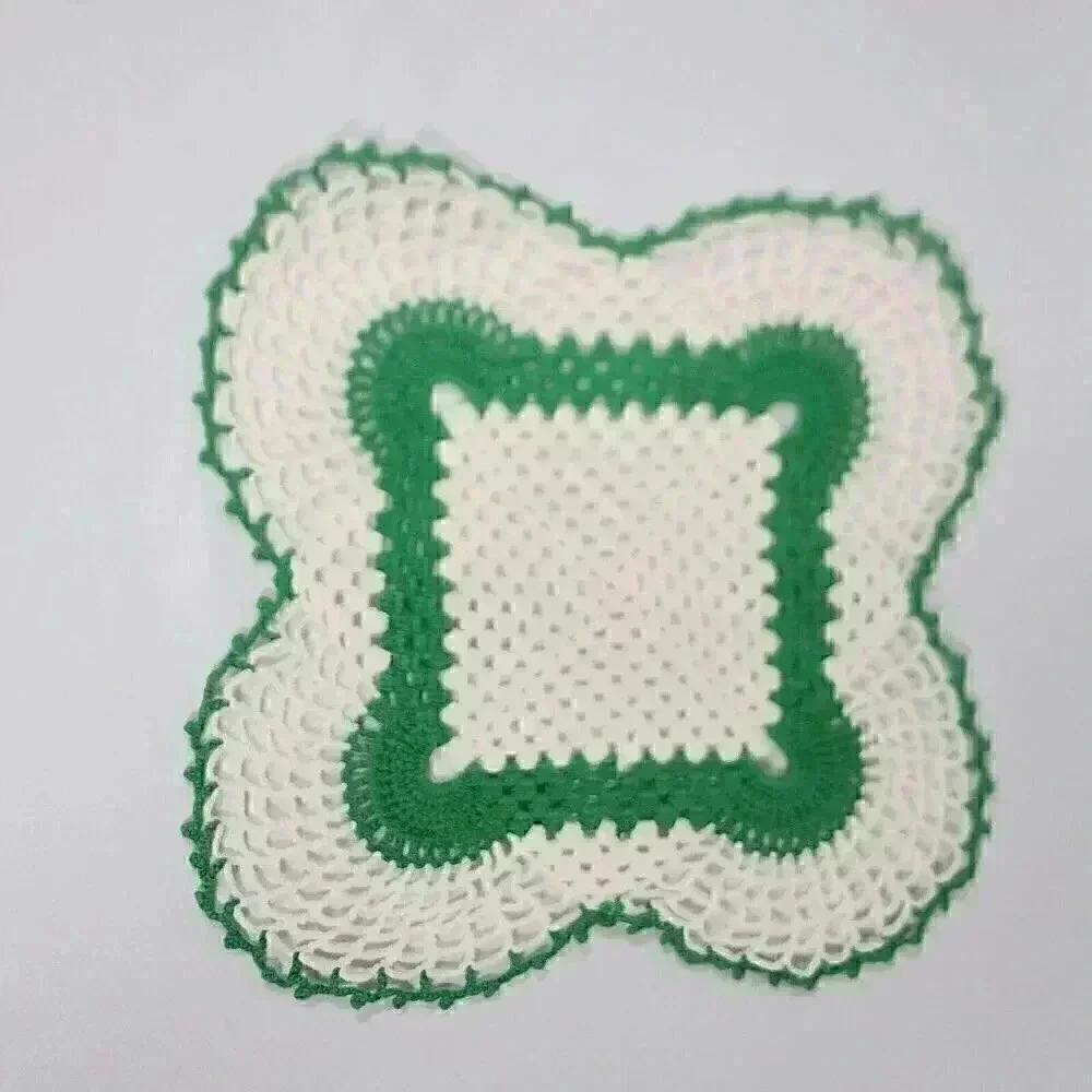Vtg Set 4 Doilies Hand Crocheted Knitted Linen Apple Green‎ Scalloped Kitsch